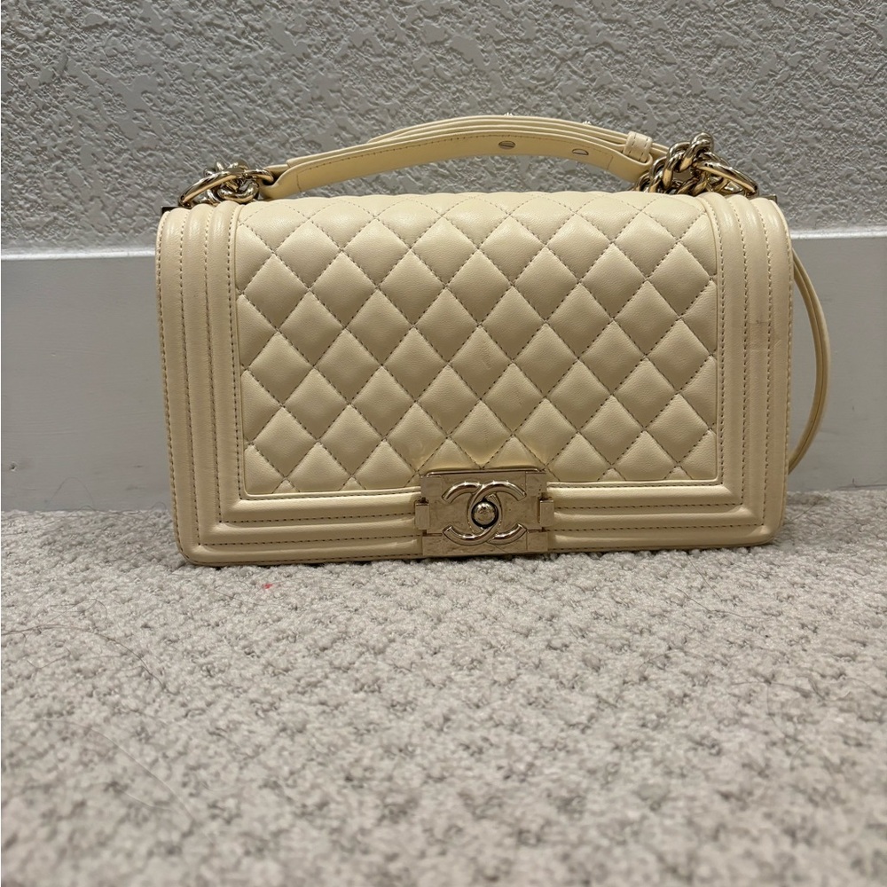 Chanel Le Boy Medium caviar